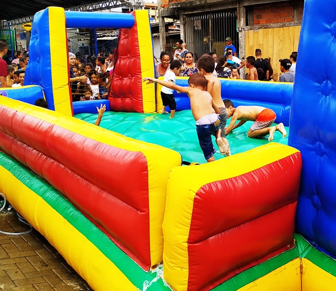 Aluguel de brinquedos em Carapicuiba - Futebol de Sabão